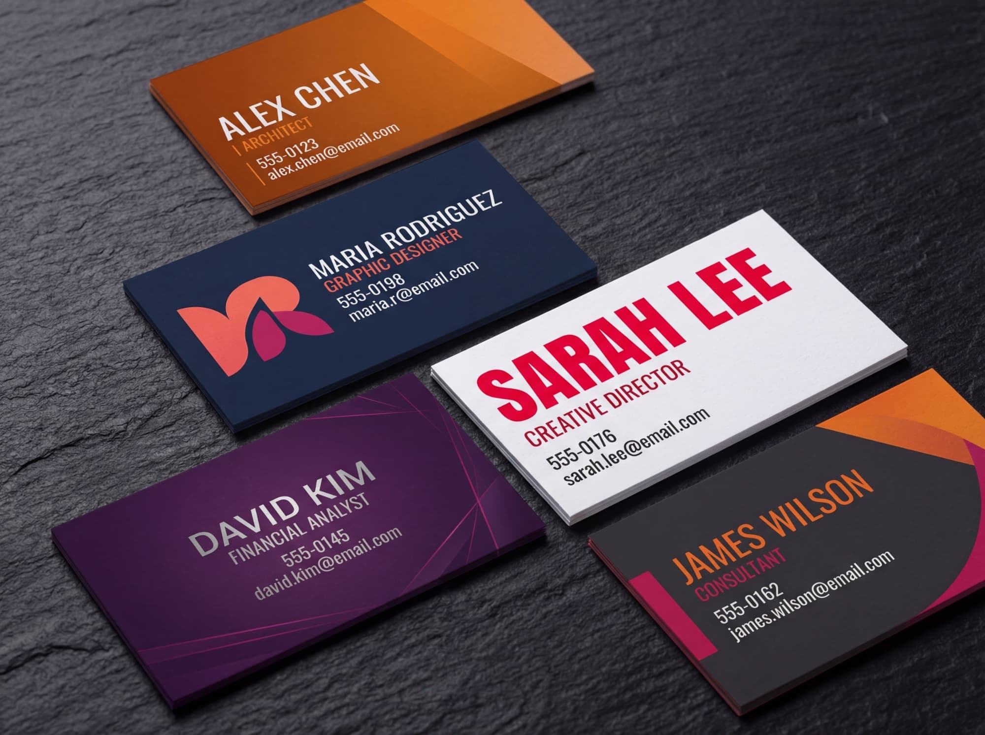 Premium-Visitenkarten mit Spot-Lack und Fluoreszenz – Beyond CMYK Digitaldruck-Veredelung